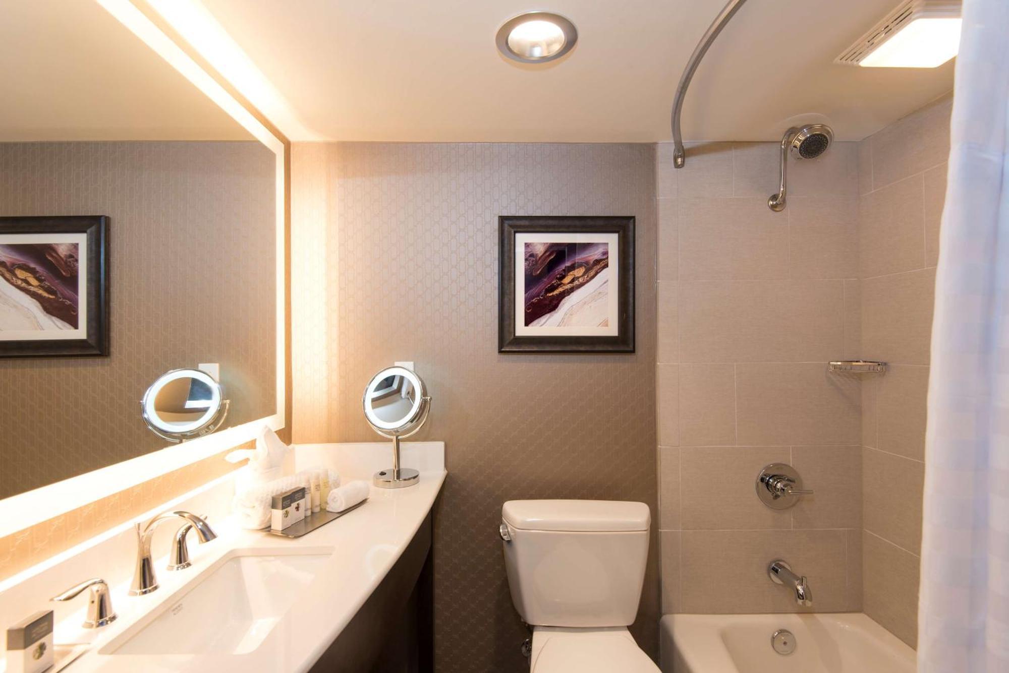 Doubletree By Hilton Schenectady Hotell Exteriör bild