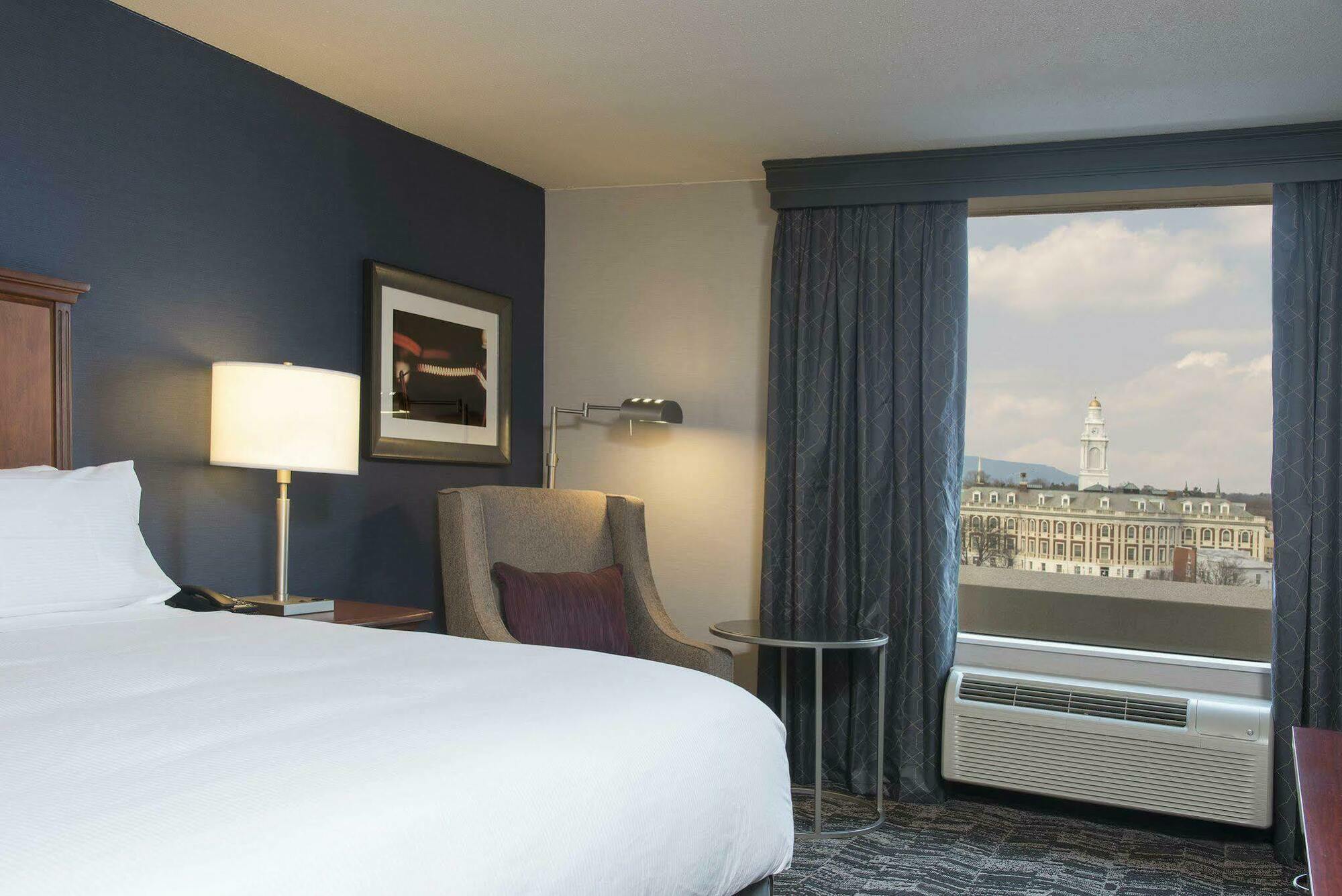Doubletree By Hilton Schenectady Hotell Exteriör bild